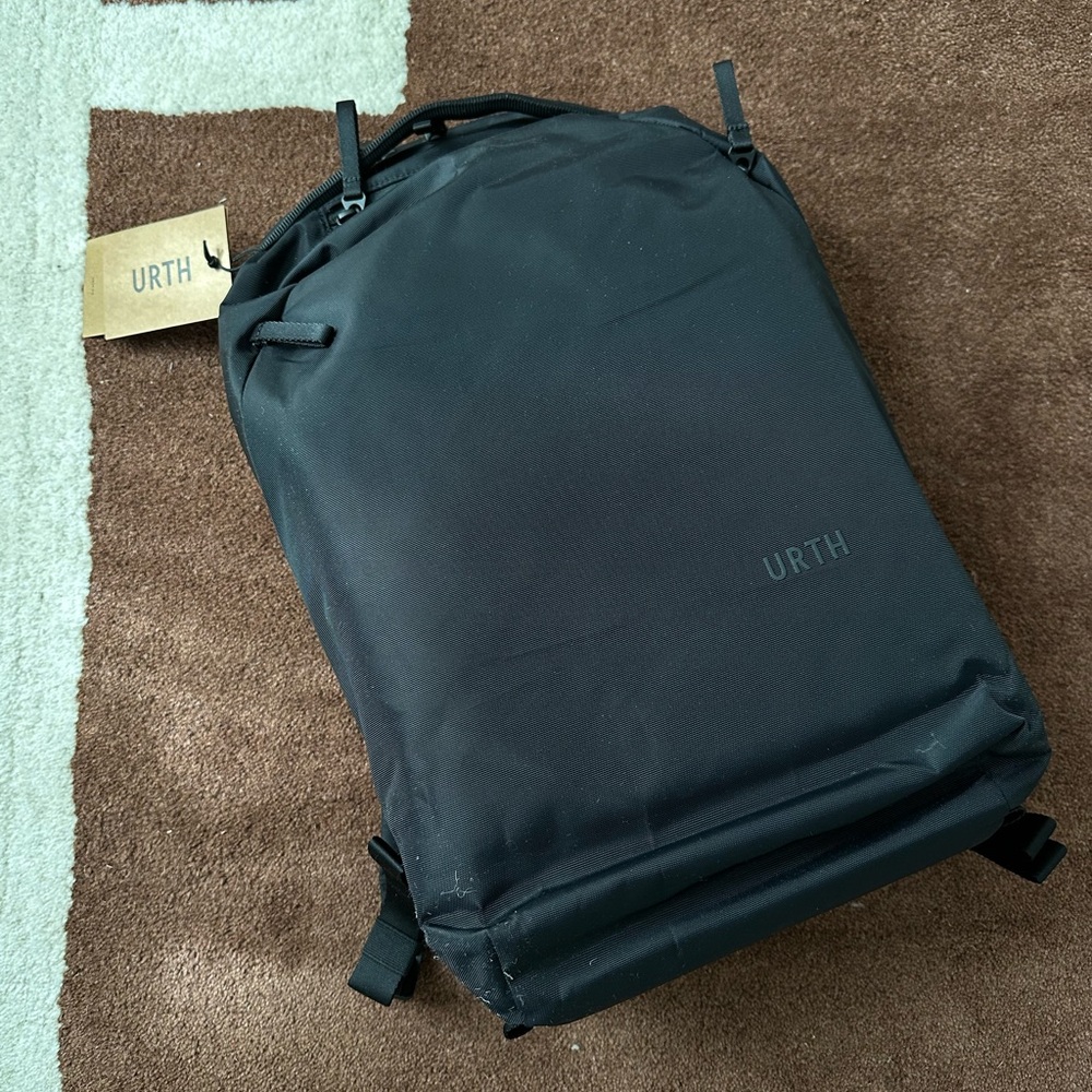 URTH black Norite backpack Modular 24L with Camera Insert NEW